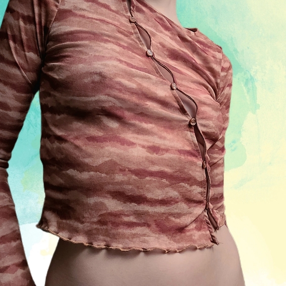 Asymmetrical long sleeve key hole top - Picture 2 of 3